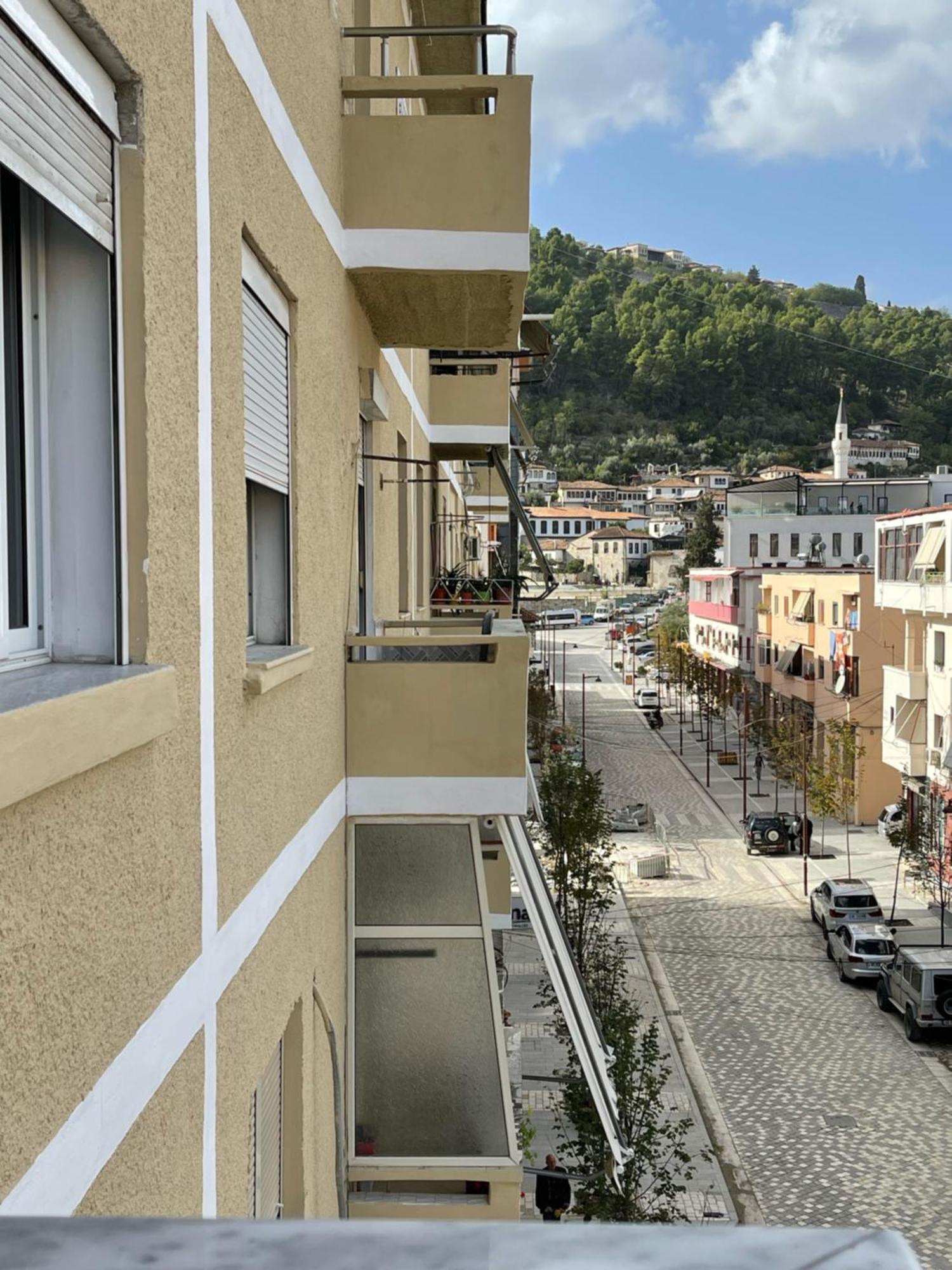 Beratinus Apartment In Berat Center Екстериор снимка